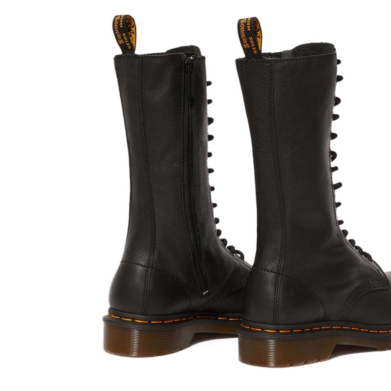 A25---dr martens---118200081B99BLACK_2_P.JPG
